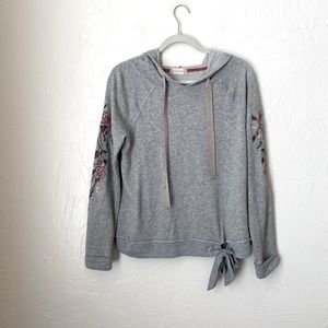 Altar’d State embroidered hoodie▪️size M